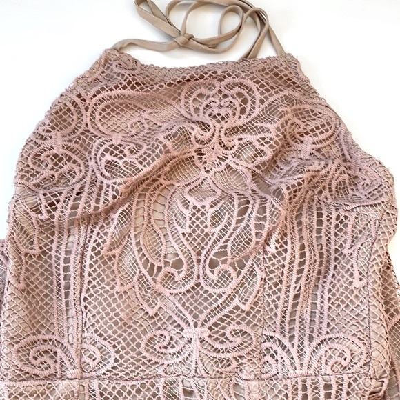 NWT PrettyLittleThing Halterneck Strappy Back Lace Mini Dress, Size 2 - Picture 5 of 16